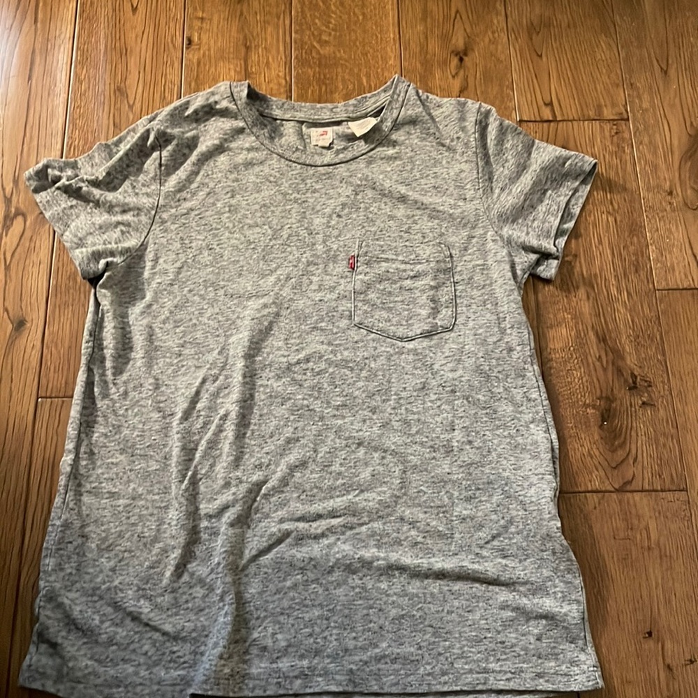 Levi’s grey tshirt size L